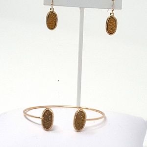 Gold Tone Gold Druzy Stone Shimmer Bangle Bracelet